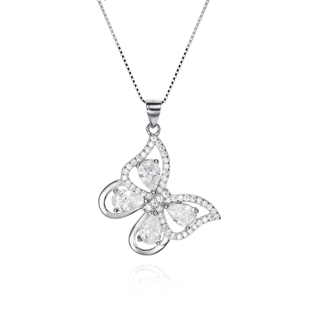 Colgante con cadena de plata mariposa y circonitas